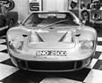Ford GT 40 Street (1966) - an einer Fahrzeugausstellung, vermutlich Chassis 1051, ein Ford-Pressefahrzeug und auch in Broschüren abgebildet