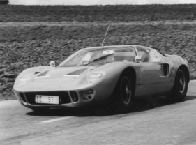 Ford GT 40 Street (1966) - der Ford-Pressewagen in Fahrt