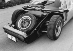 Ford GT 40 Street (1966) - mit demontierter Fronthaube