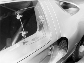Ford GT 40 Street (1966) - viel Luft kam durch diese Öffnungen nicht in den Innenraum