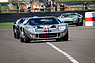 Ford GT40 (1967) – Grollend aus der Zielschikane heraus – Goodwood Revival 2025 (© Stuart Adams, 2025) Ford GT40 (1967) – Grollend aus der Zielschikane heraus – Goodwood Revival 2025 (© Stuart Adams, 2025)