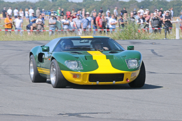 Ford GT40 (R) - Historisches Flugplatzrennen Kassel Calden 2019