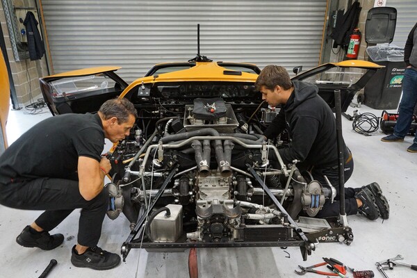 Ford GT40 - Spa Six Hours 2025 - Hoffentlich sitzen die Schrauben fest.