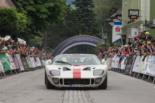Ford GT40 auf dem Rundkurs