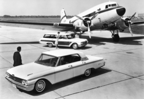 Ford Galaxie 500 (1962) - without tail fins and with new radiator grille for the 1962 model year