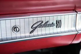 Ford Galaxie 500 (1963) - Beschriftung auf dem Armaturenbrett
