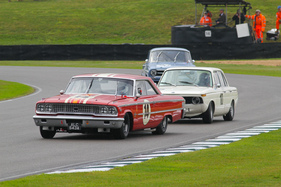 Ford Galaxie 500 (1963) - Teilnehmer im Rennen um die St. Mary's Trophy am Goodwood Revival 2013