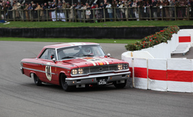Ford Galaxie 500 (1963) - Teilnehmer im Rennen um die St. Mary's Trophy am Goodwood Revival 2013