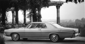 Ford Galaxie 500 hardtop (1968) - a stereo cassette AM/FM set was available as an option for 1968