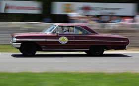 Ford Galaxie 500 XL 427 R-Core (1964) - Teilnehmer an der Lignières Historique 2013
