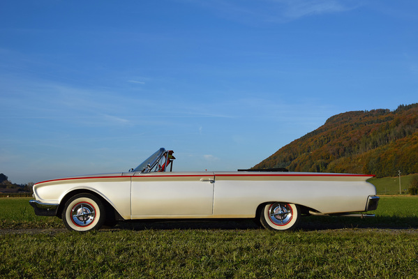 Image: Ford Galaxie Sunliner (1960) - offered at the auction of the Oldtimer Gallery in Toffen on November 29, 2014