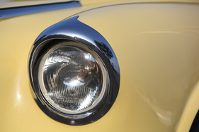 Ford Ghia Aigle (1956) - Dezente Chromringe zieren die Scheinwerfer