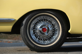 Ford Ghia Aigle (1956) - Elegante Speichenräder mit Zentralverschluss