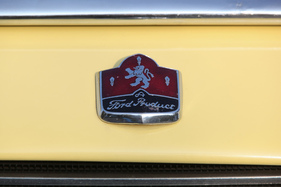 Ford Ghia Aigle (1956) - Ford Emblem