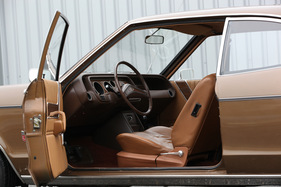 Ford Granada 2300 V6 Fastback-Limousine (1973) - Kunstleder und Holz - Luxusattribute der frühen Siebzigerjahre