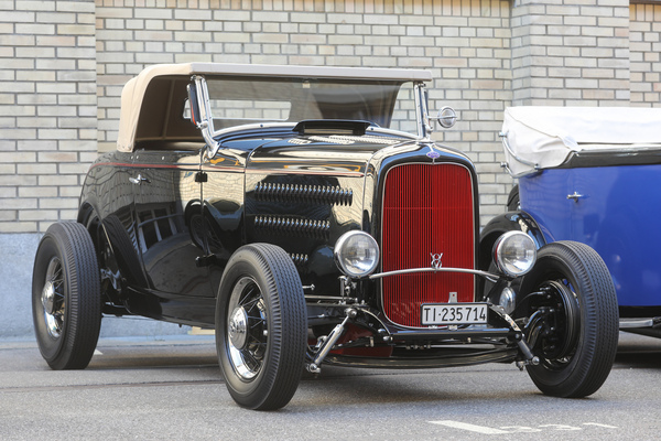 Ford-Hot-Rod mit V8-Motor - Older Classics August 2024