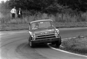 Bild Ford Lotus Cortina Competition (1966) - ex Alan Mann, am Lenkrad Jackie Stewart - als Lot 061 an der Bonhams Goodwood Members Meeting Versteigerung am 18. März 2018