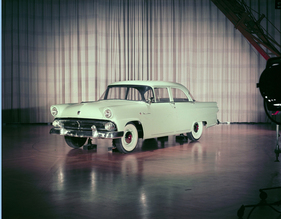 Ford Mainline (1955) - die Basis-Limousine