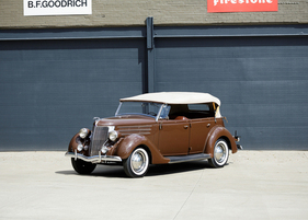 Ford Model 68 DeLuxe Phaeton (1936) - als Lot 166 angeboten an der RM/Sotheby's Hershey Versteigerung vom 5./6. Oktober 2022