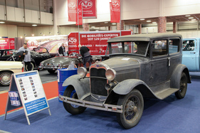 Ford Model A (1928) - mit Patina, bereit für den nächsten Einsatz in der Hand von Gangstern - Auto der Babelsberg Film - Motorworld Classics Berlin 2019