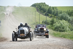 Ford Model A Speedster (1929) - auf staubigen Strassen unterwegs - Rallye Peking-Paris 2013