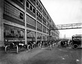 Ford Model T (1914) - Chassis stehen in Highland Park bereit für die Verheiratung mit dr Karosserie