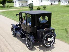 Ford Model T (1918) - geschlossene Versio in Schwarz lackiert