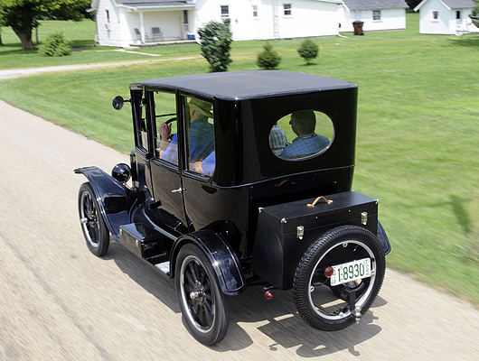 Ford Model T (1918) - geschlossene Versio in Schwarz lackiert