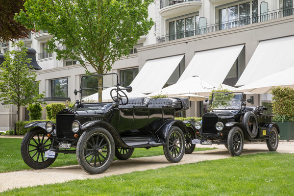 Ford Model T (1922) - as a touring car and flatbed truck - Oldtimer in Obwalden 2024