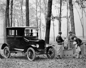 Ford Model T (1923) - bei einem Picknick