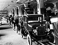 Bild: Ford Model T (1926) - Blick auf die Fliessbandfertigung