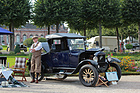 Ford Model T Runabout (1925) - und ein Besitzer mit passender Kleidung dazu - Classic-Gala Schwetzingen 2020