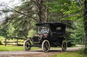 Ford Model T Touring (1914) - als Lot 325 an der Philadelphia-Versteigerung von Bonhams am 2. Oktober 2017