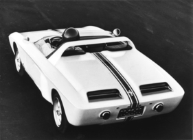 Ford Mustang (1962) - in voller Fahrt Ford Mustang (1962) - in voller Fahrt