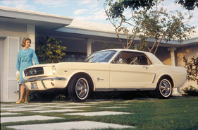 Konzeptionelles Vorbild für den Capri und Erfinder ellenlanger Aufpreislisten: Ford Mustang von 1964