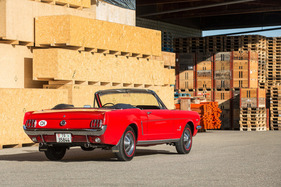 Ford Mustang (1964) - einer der niedrigsten Amerikaner jener Zeit