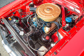 Ford Mustang (1964) - längs eingebauter V8 mit 4,7 Litern Hubraum