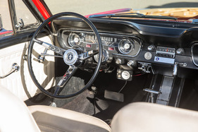 Ford Mustang (1964) - stark geschüsseltes Lenkrad