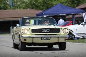 Ford Mustang (1965) - frühes Cabriolet in Gelb