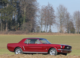 Ford Mustang (1965) - mit dem Mustang trat Lee Iacocca dem günstigen europäischen Sportwagen entgegen