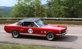 Ford Mustang (1966) - am RAID Suisse-Paris 2012 Ford Mustang (1966) - am RAID Suisse-Paris 2012
