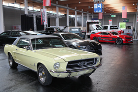 Ford Mustang (1966) - das "Pony Car" von damals mit seinem modernen Nachfolger