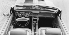 Ford Mustang (1968) - Aufprallflächen im Cockpit für mehr Sicherheit