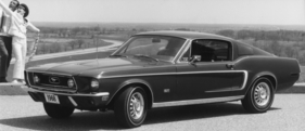 Ford Mustang (1968) - die Fastbackversion offeriert mehr Platz und Transportnutzen