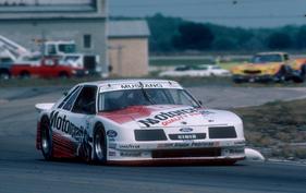 Ford Mustang (1985) - GTO Klassensieger Ford Mustang gefahren von Wally Dallenbach Jr und John Jones (Team Roush Protofab) (12 Stunden von Sebring 1985)