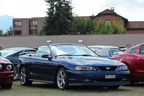Bild Ford Mustang (1999) - vierte Generation noch mit rundlichen Frontscheinwerfern