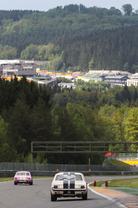 Ford Mustang 289 (1965) an der Spa Classic 2015 in der HTC Gruppe (Heritage Touring Cup)