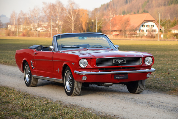 Ford Mustang 289 Convertible (1966) - gemeldet als Lot 043 an der Versteigerung der Oldtimer Galerie in Toffen am 30. März 2019