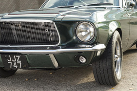 Ford Mustang 390 GT (1967) - mattschwarze Details am Bullitt-Klon