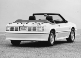 Ford Mustang Cobra GT Convertible (1987) – Das Sportmodell hatte verblendete Rückleuchten ganz im Stil der Zeit